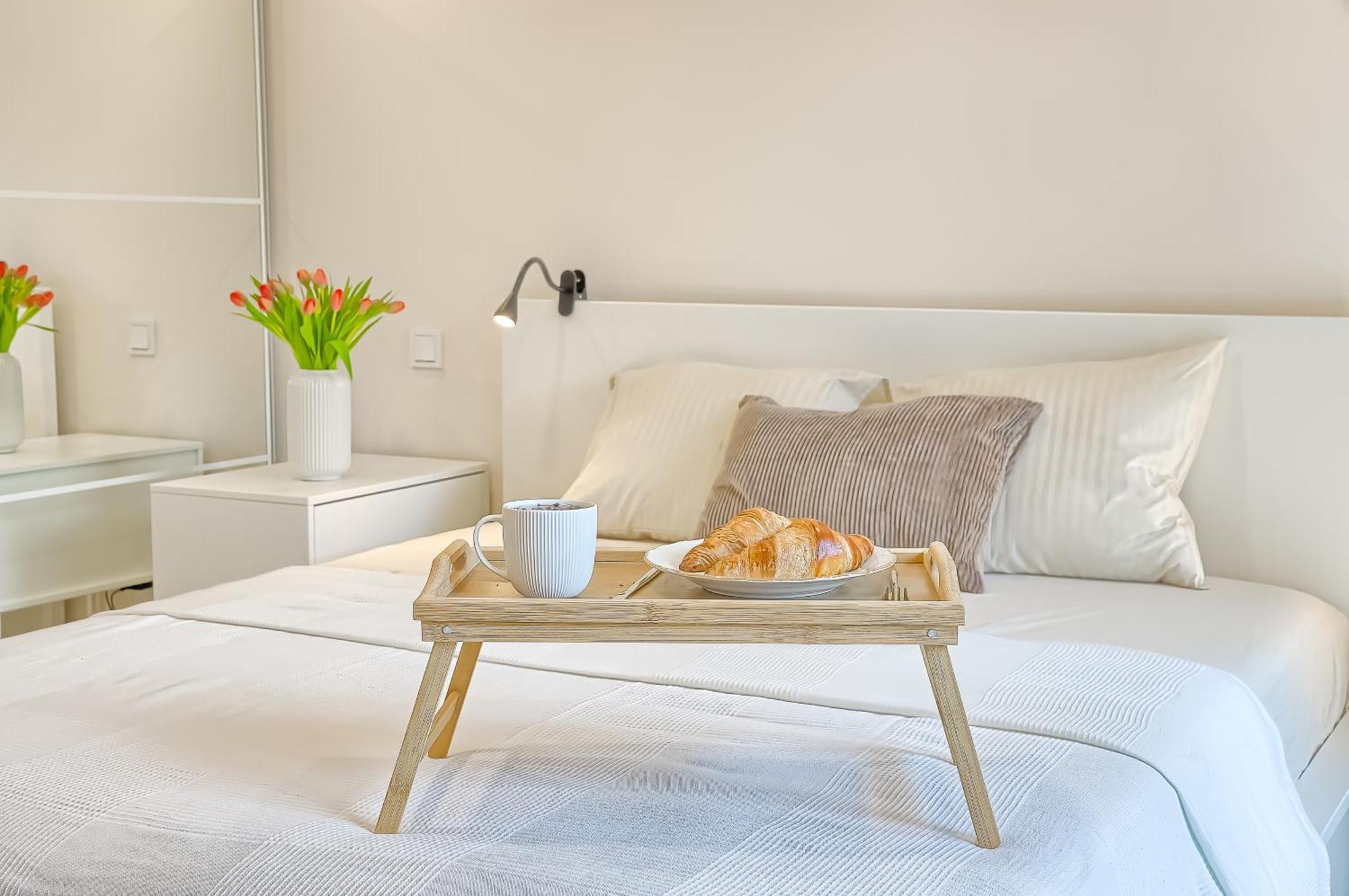 Business-Class Apartments 2 X Free Parking X Self Check In 24X7 VNO Esterno foto