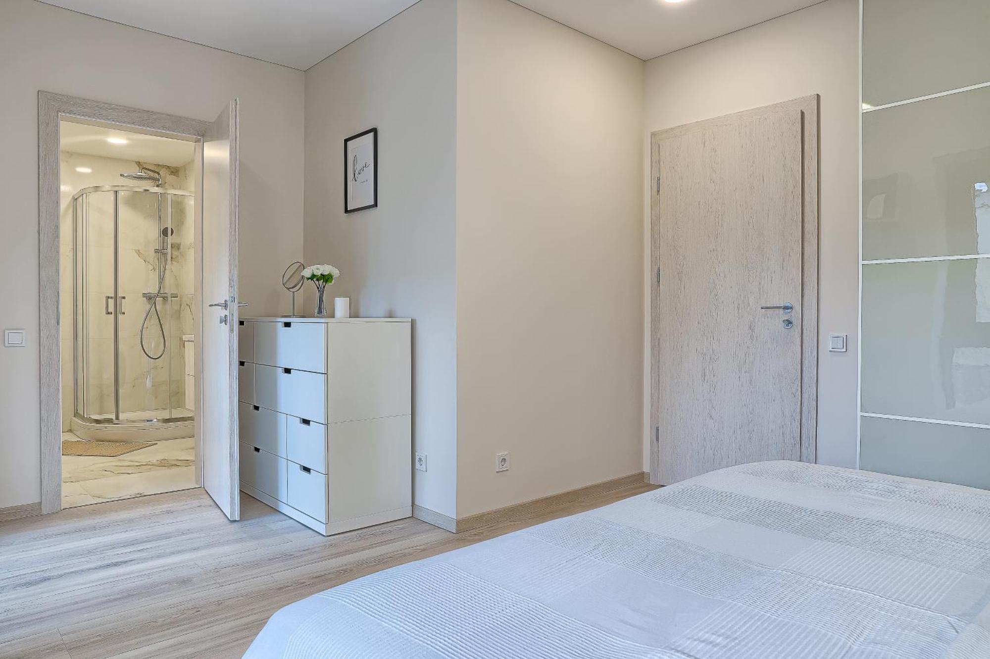 Business-Class Apartments 2 X Free Parking X Self Check In 24X7 VNO Esterno foto