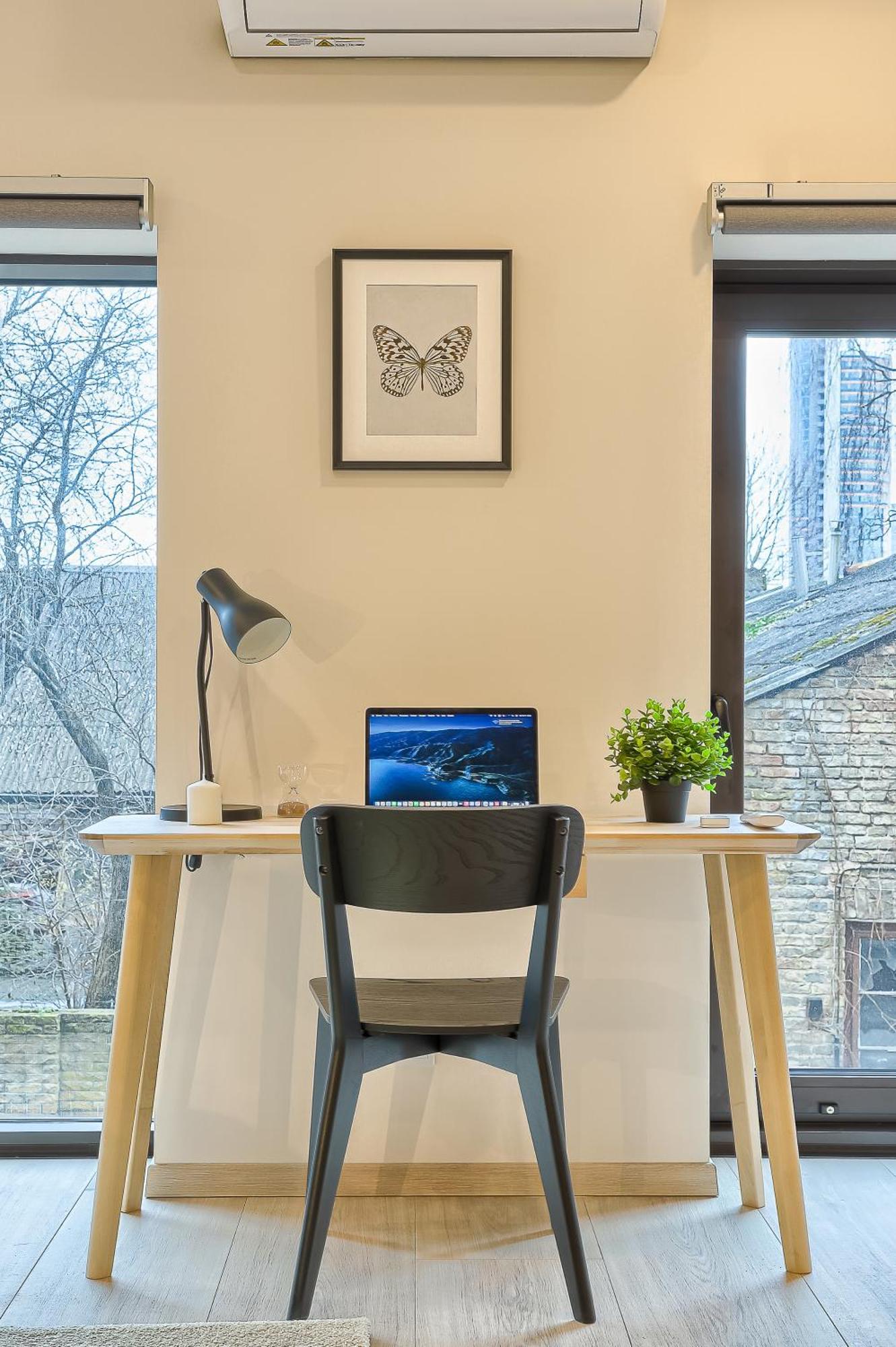 Business-Class Apartments 2 X Free Parking X Self Check In 24X7 VNO Esterno foto