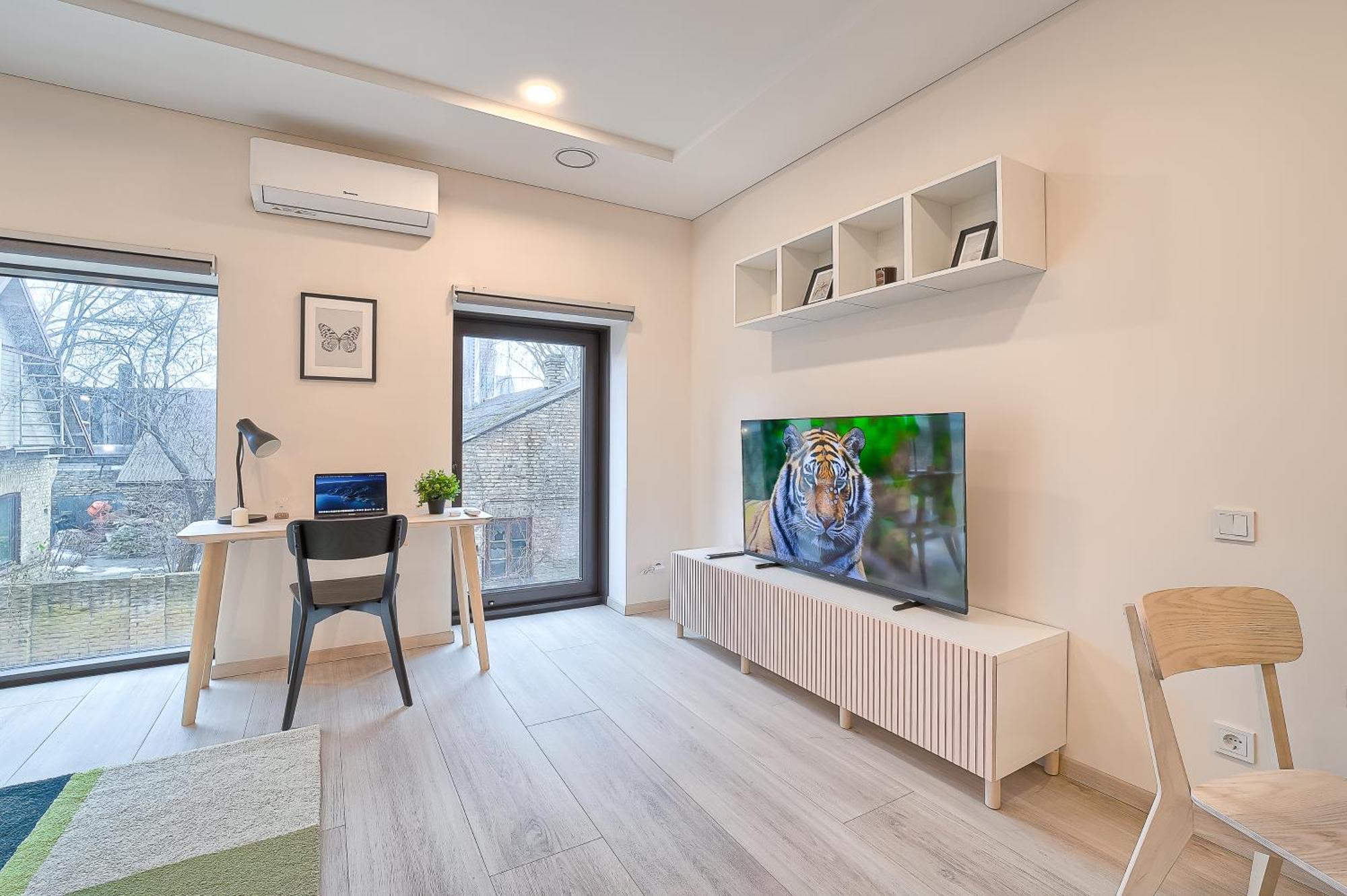 Business-Class Apartments 2 X Free Parking X Self Check In 24X7 VNO Esterno foto